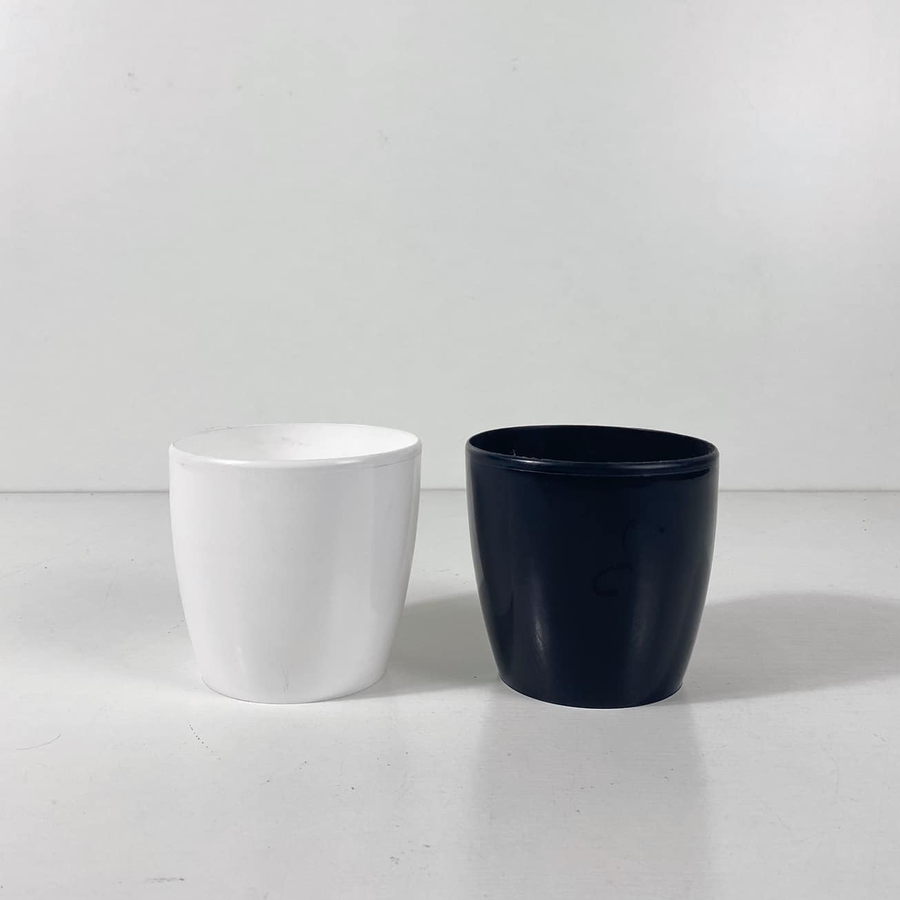 Кашпо чорне/біле глянець