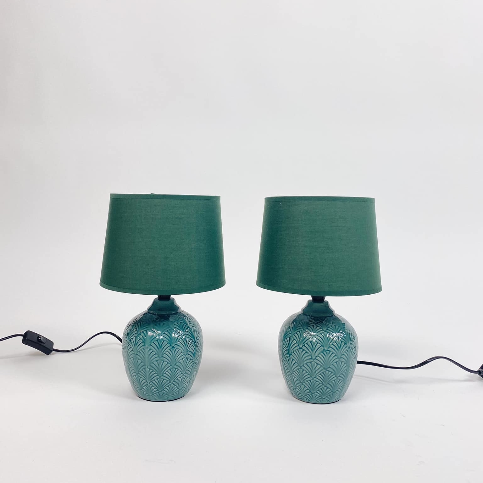 Лампа настільна база кераміка рельєф смарагд LT-254