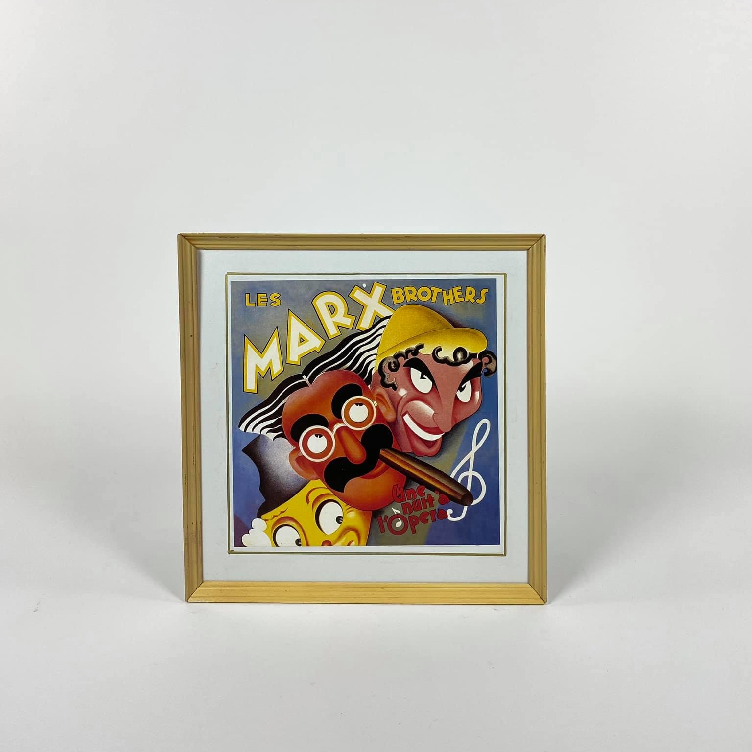 Постер малий квадратний у рамкі з паспарту серія "Старе кіно" AR-831