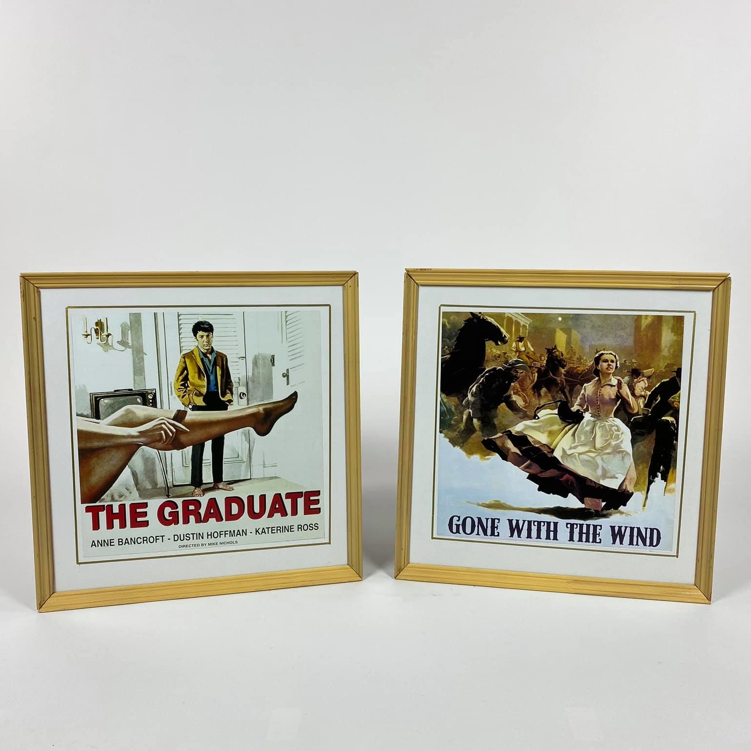 Постер малий квадратний у рамкі з паспарту серія "Старе кіно" AR-832