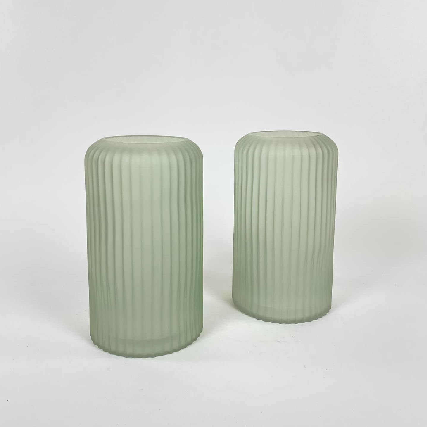 Ваза рельєфна сіро-салатова мат скло VA-413