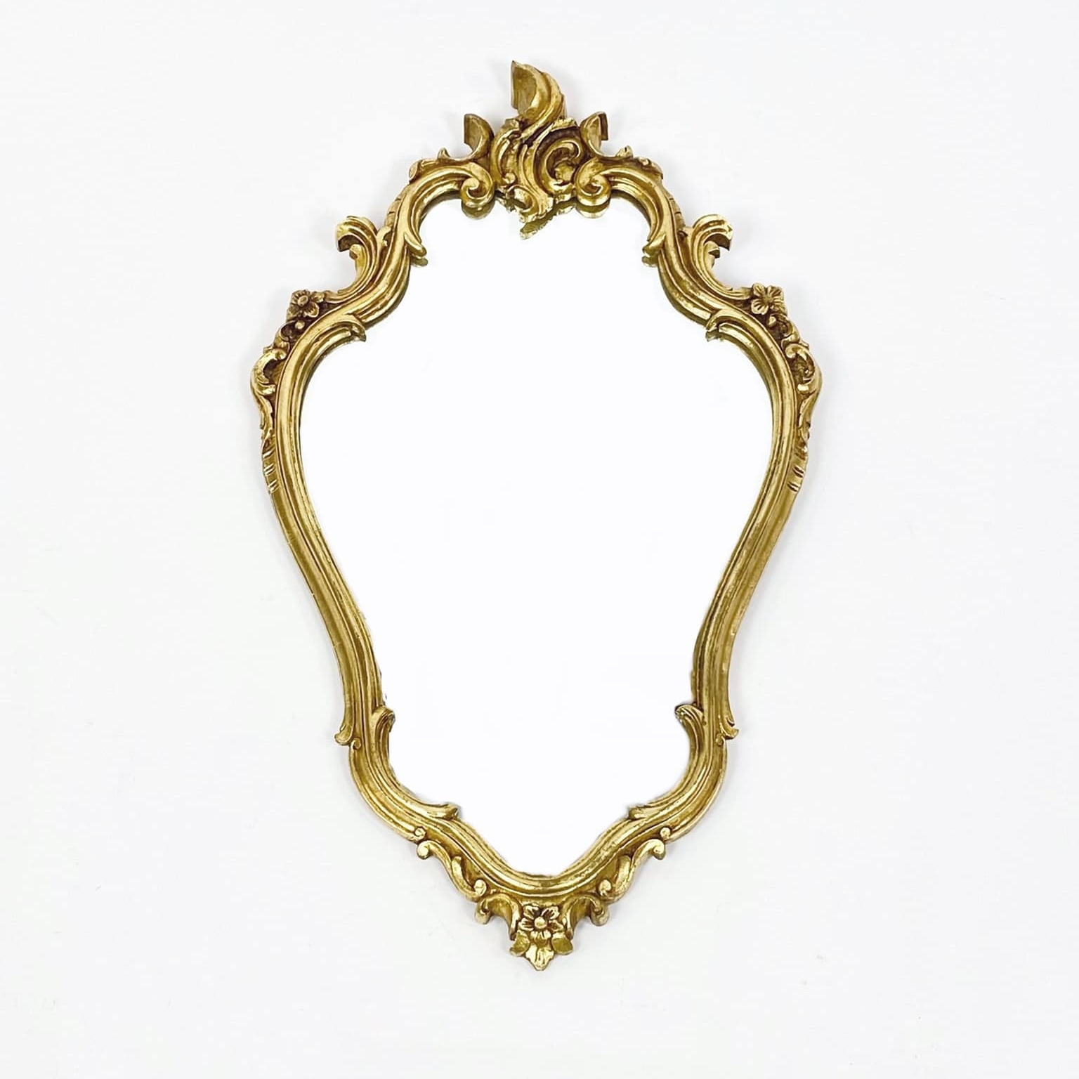 Дзеркало настінне фігурне рама з різбленням золото вінтаж MR-036