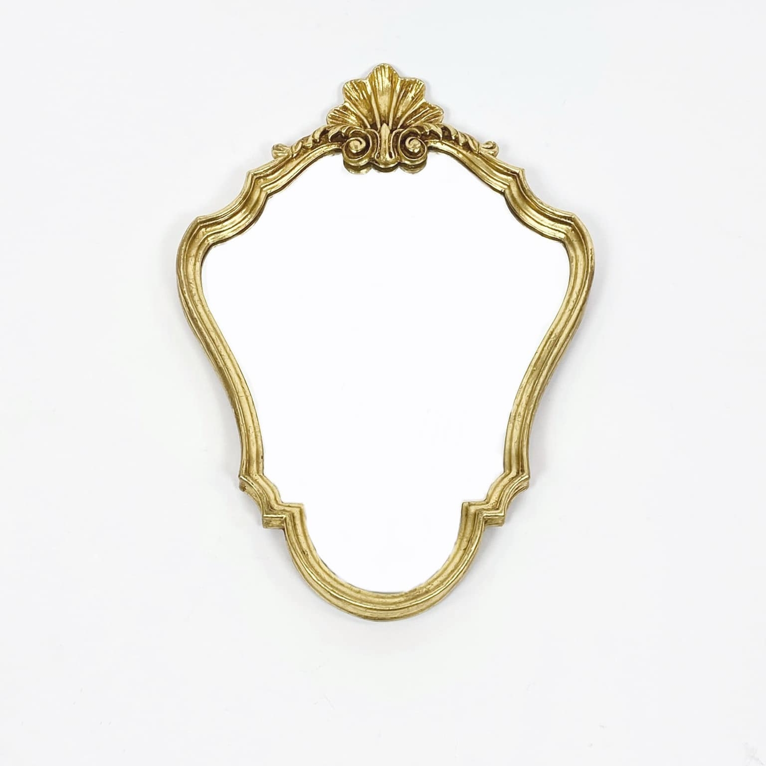 Дзеркало настінне фігурне рама з різбленням золото вінтаж MR-037