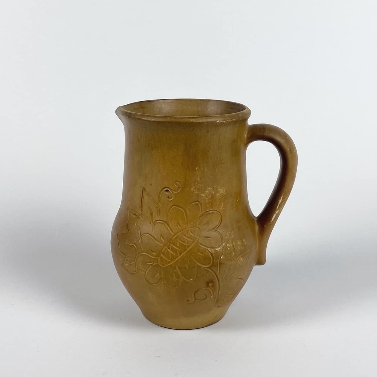 Глечик коричневий з рельєфним декором етно кераміка EN-064