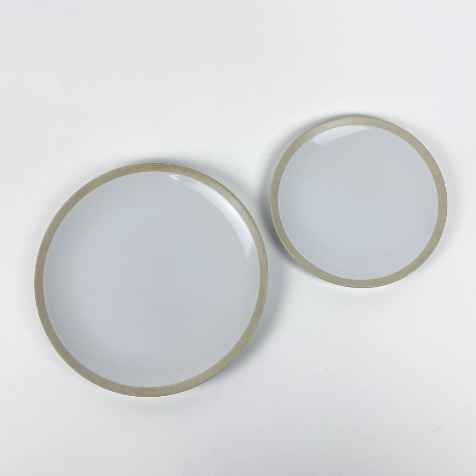 Тарілка обідня біла кайма мат беж PP-109