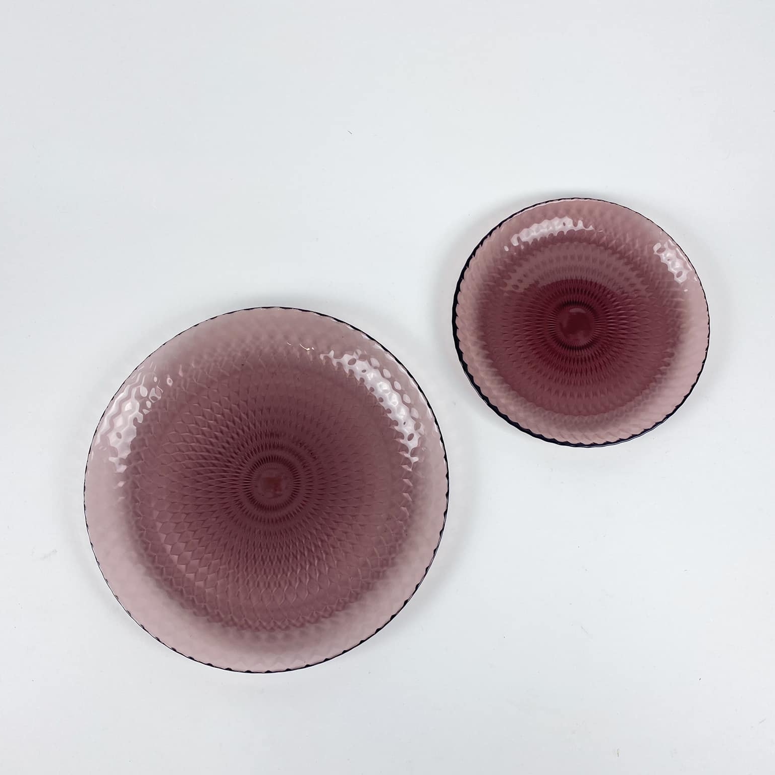 Тарілка обідня рельєфне скло фіолет PP-133