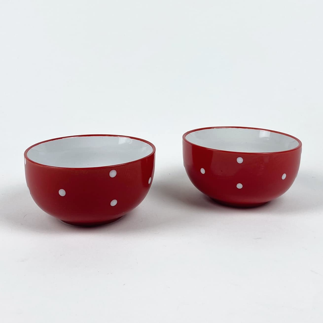 Піала червоно-біла в горох PP-221