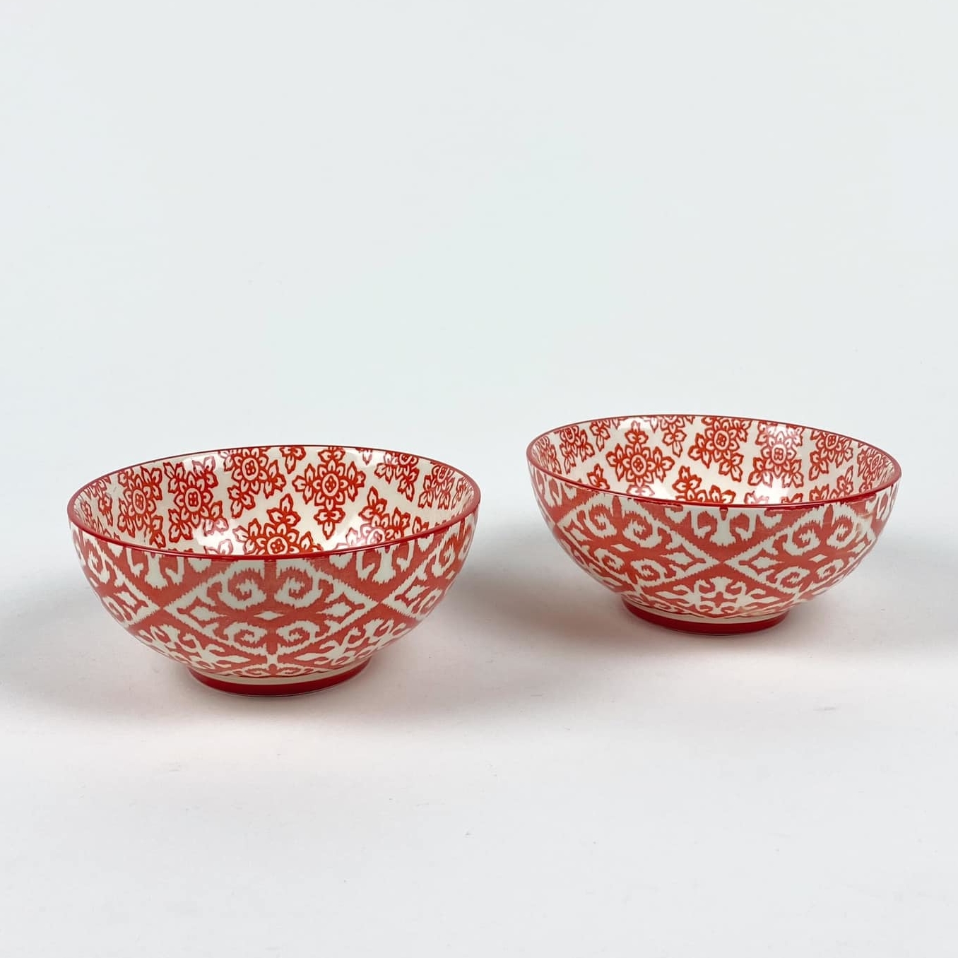 Миска-піала біло-червоний орнамент PP-223
