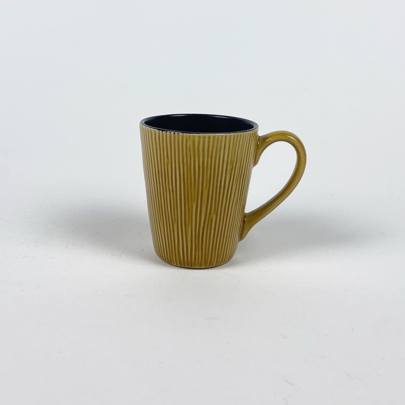 Чашка висока охра/чорна кераміка TE-121