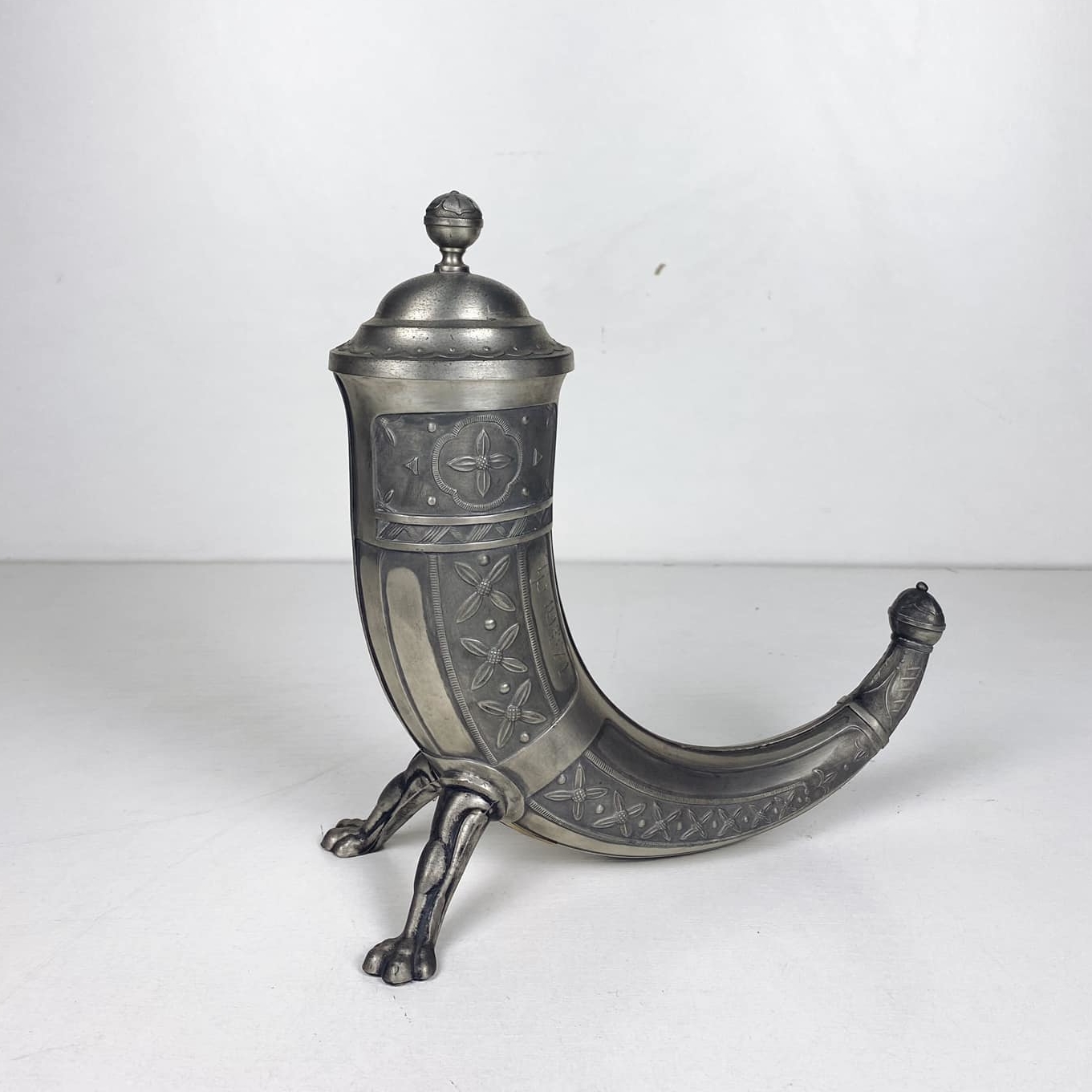 Бокал Ріг з лампами та кришкою олово вінтаж JU-074