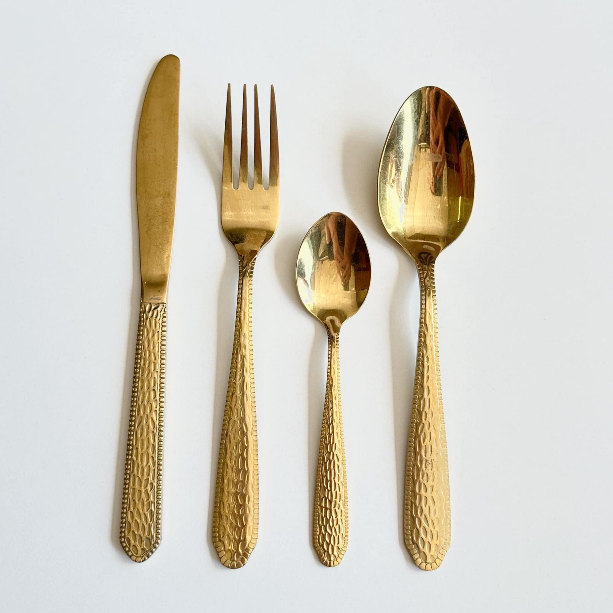 Столові прибори рельєф золото KL-021