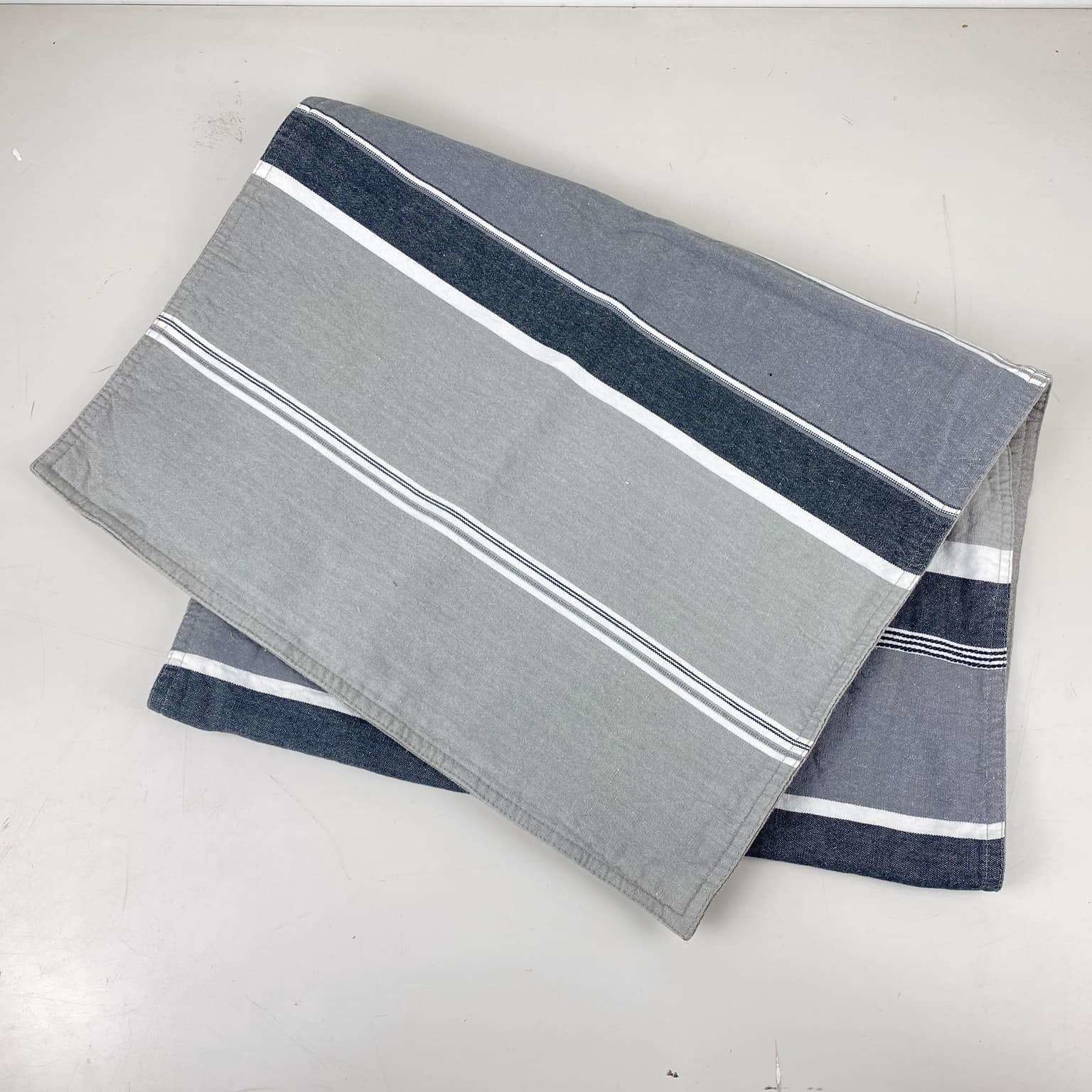 Ранер смуги сірий/т-сірий текстиль TT-132