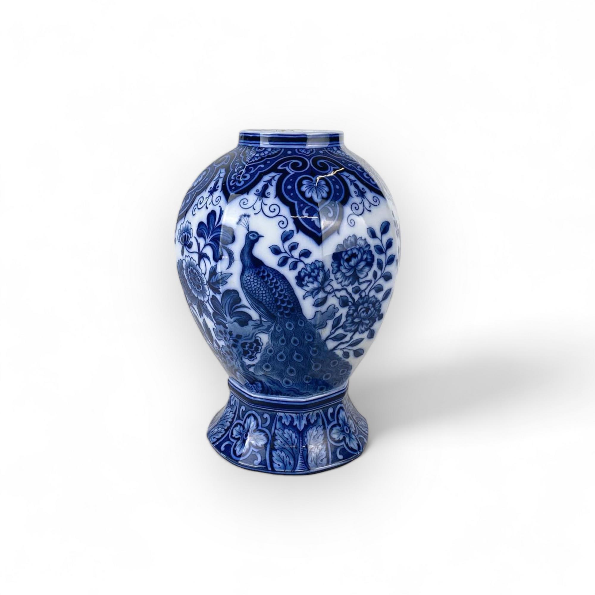 Ваза синій розпис Павлін порцеляна вінтаж VA-425