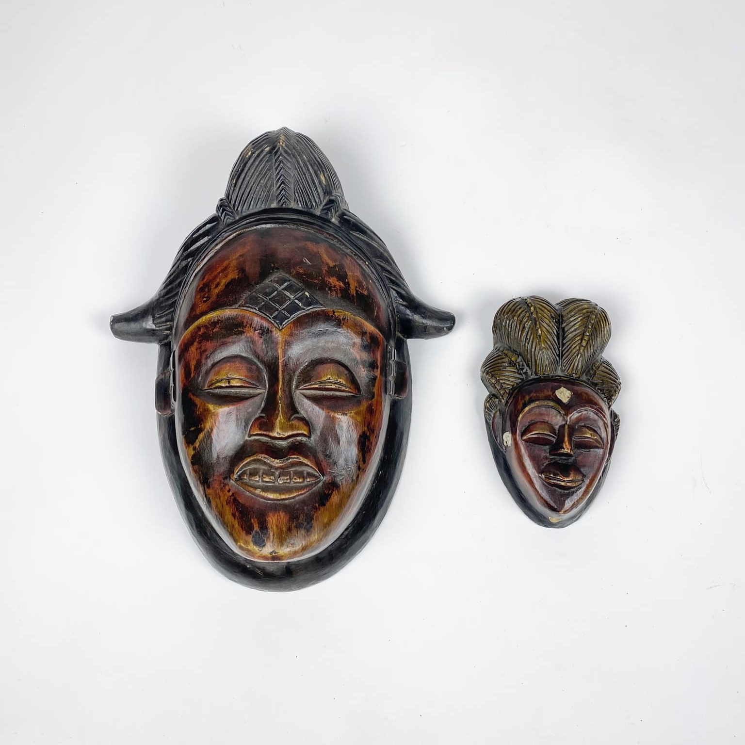 Маска африканська дерево різблення вінтаж WD-077