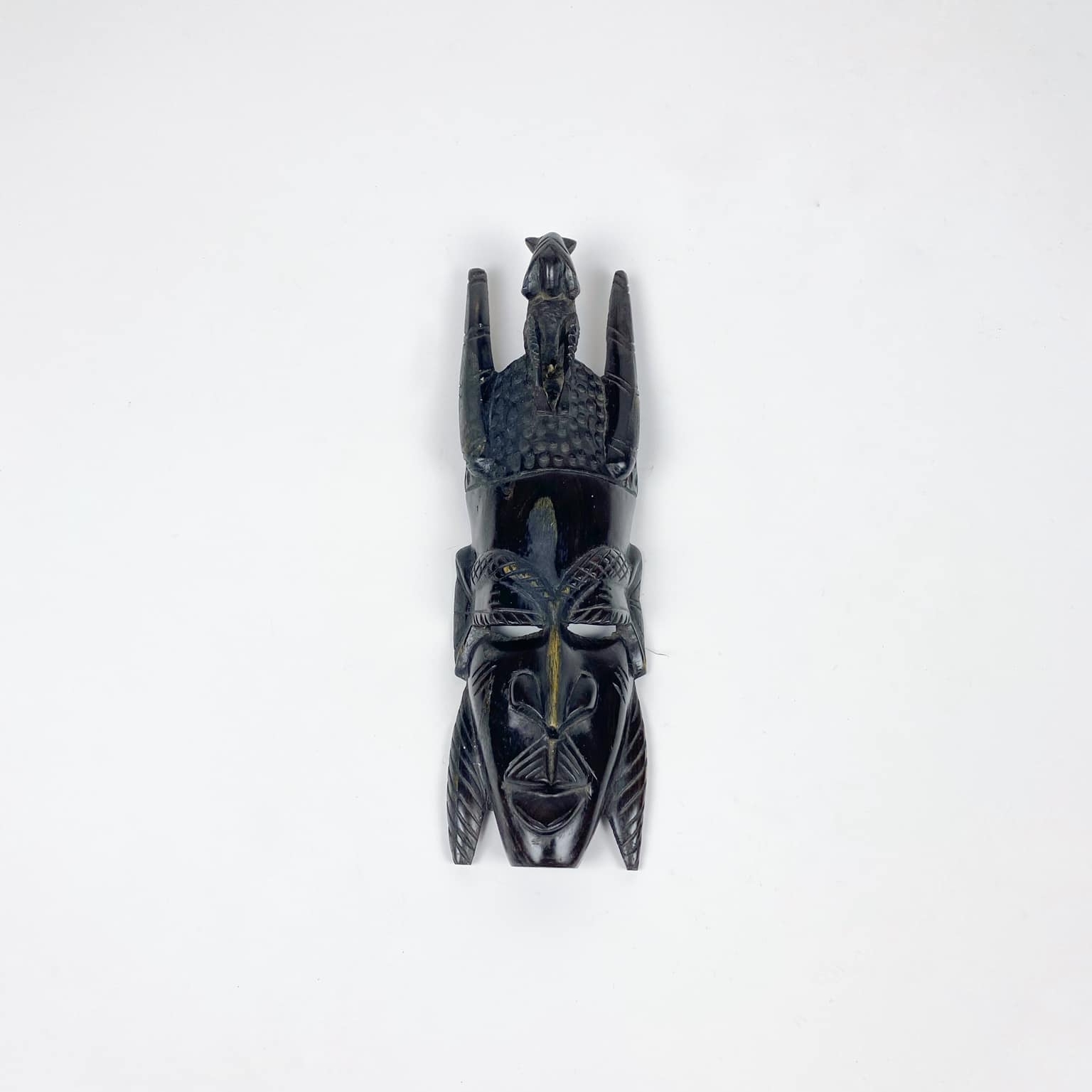 Маска африканська чорна дерево різблення вінтаж WD-086