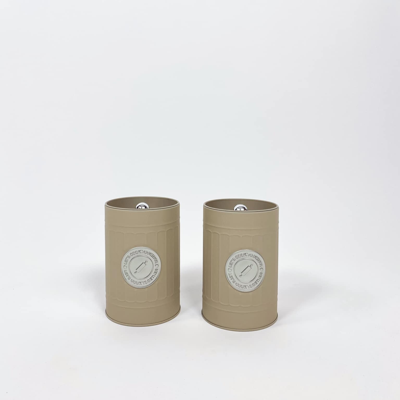 Банка для сипучих беж метал з утопленою кришкою KB-070