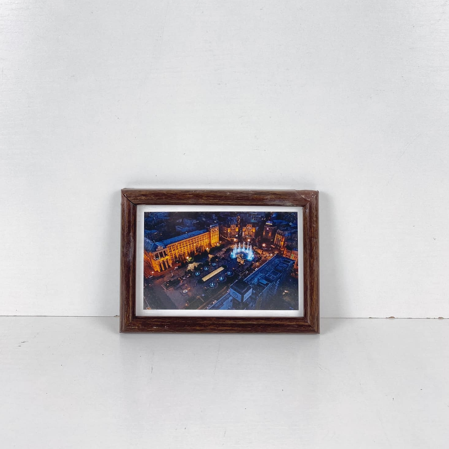 Фото Нічне місто в рамці AR-706