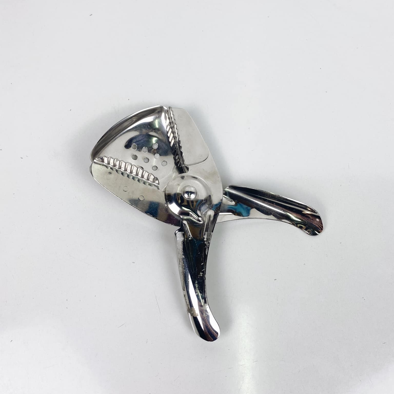 Прес для цитрусових нерж сталь BB-057