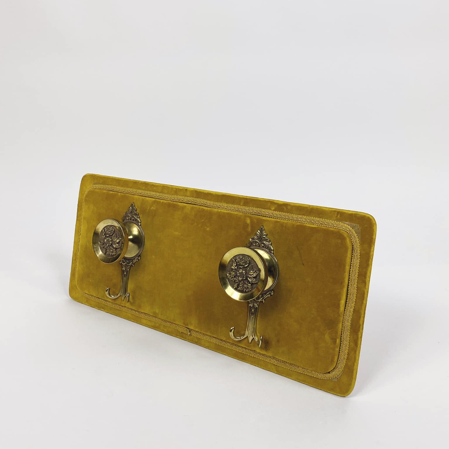 Вішак на 2 гачки велюр вінтаж