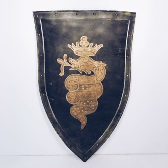 Щит зі змієм