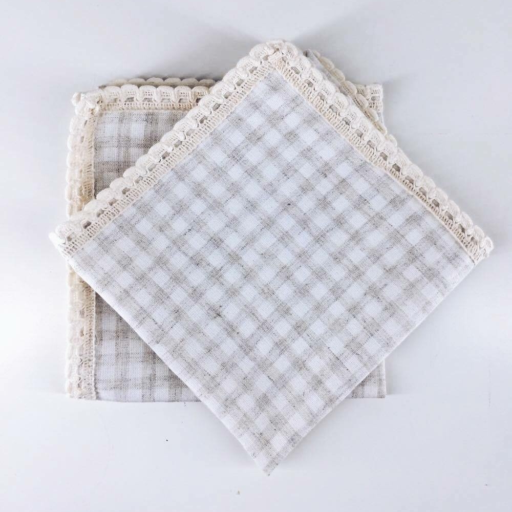 Серветка в клітинку біла/беж з мереживним краєм TT-181