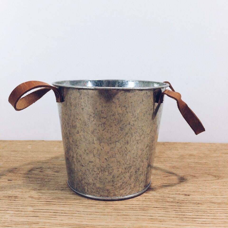 Відерце-кашпо декоративне з шкіряними ручками метал 1