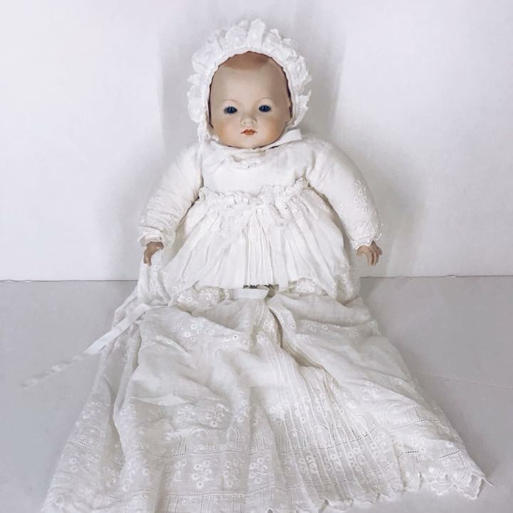 Лялька Немовля в білому одязі порцеляна/текстиль вінтаж 9