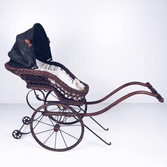 Коляска для ляльки плетена лоза/тканина/метал вінтаж 2