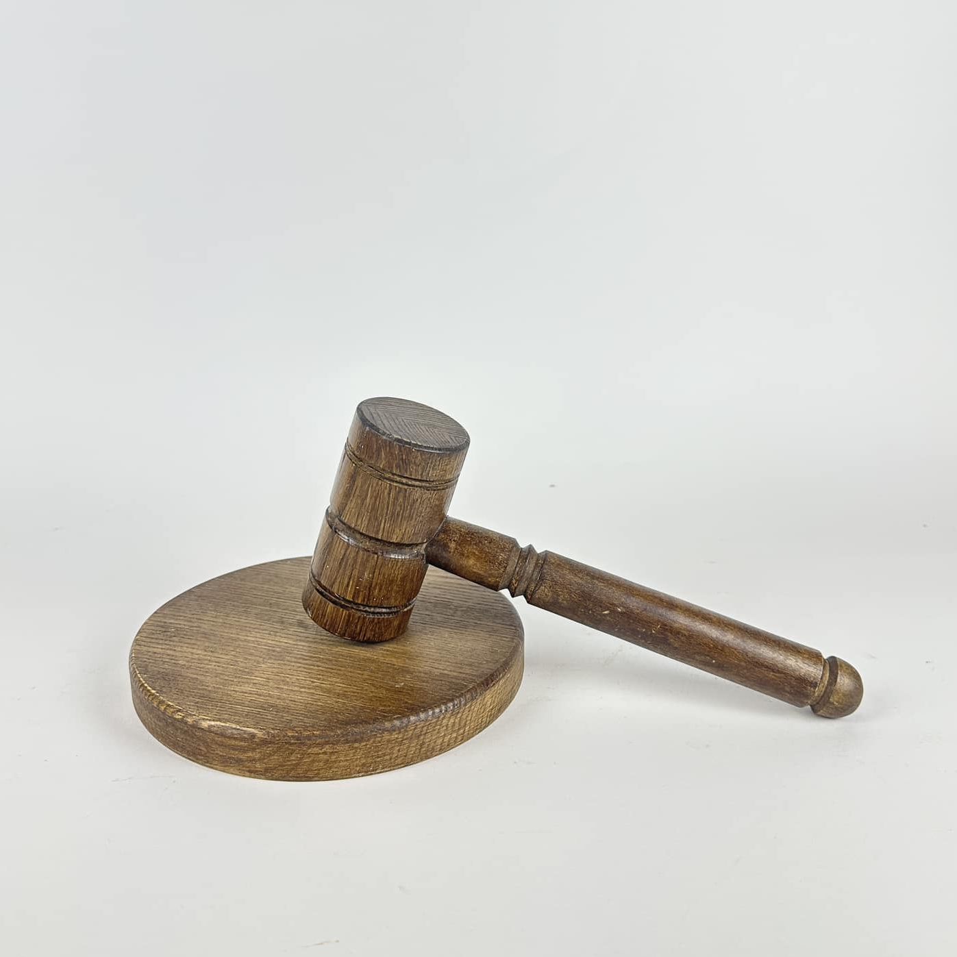 Молоток судді з дощечкою т-дерево