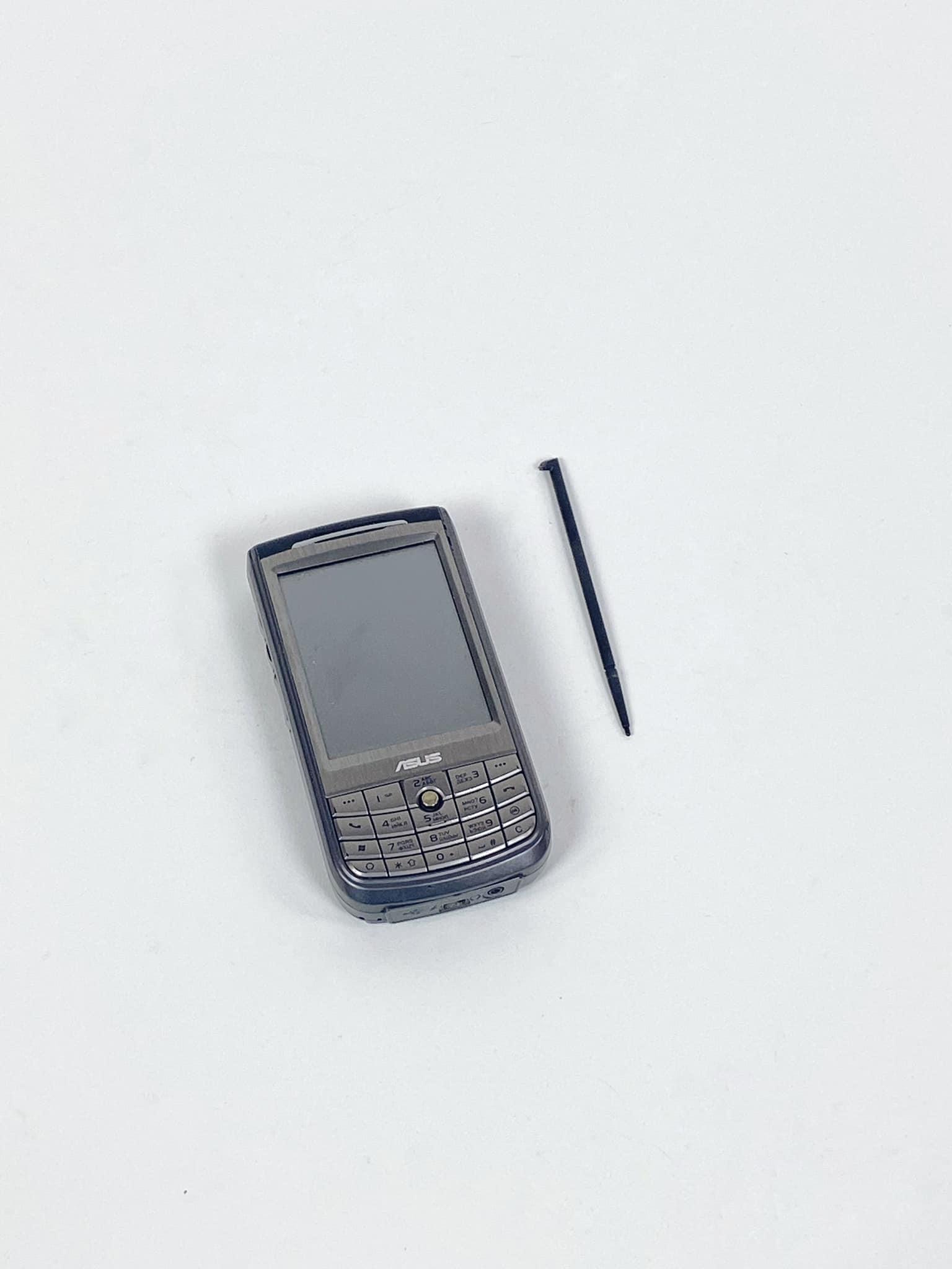 Смартфон зі стилусом Asus PH-136