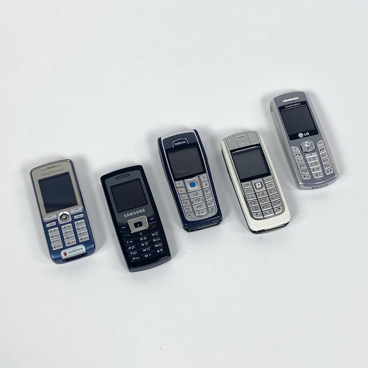 Телефон мобільний в асортименті PH-138