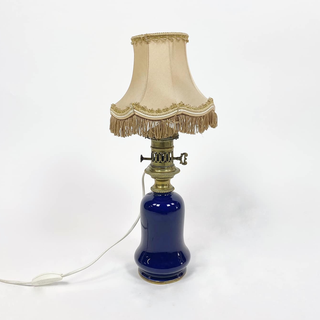 Лампа настільна база керосинової лампи синє скло абажур фігурний з китицями вінтаж LT-264