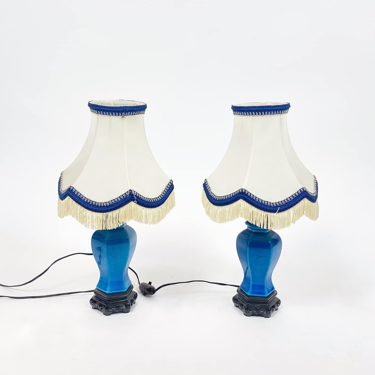 Лампа настільна база синя кераміка абажур фігурний з китицями вінтаж LT-263