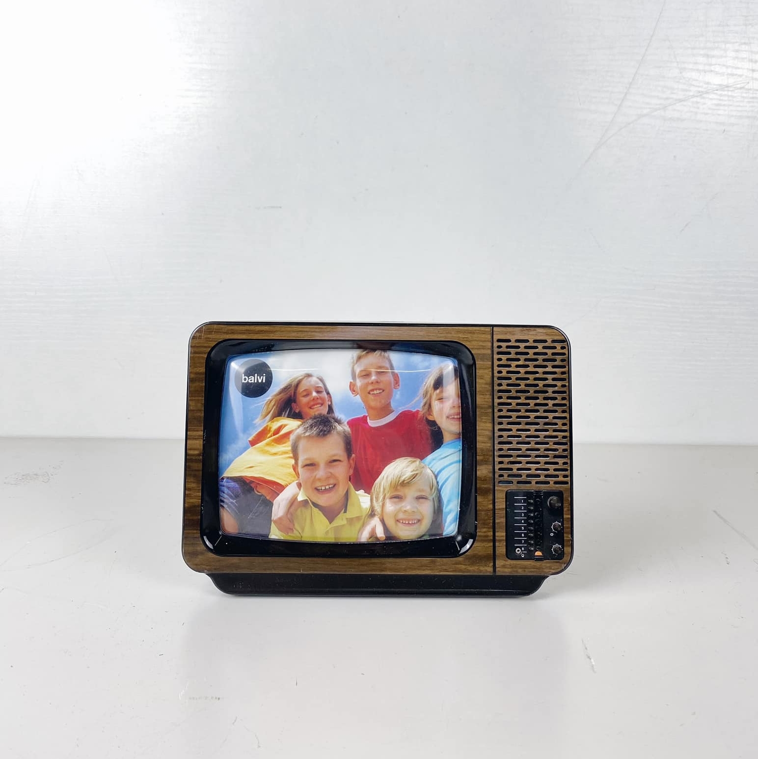 Фоторамка ретро телевізор AR-710