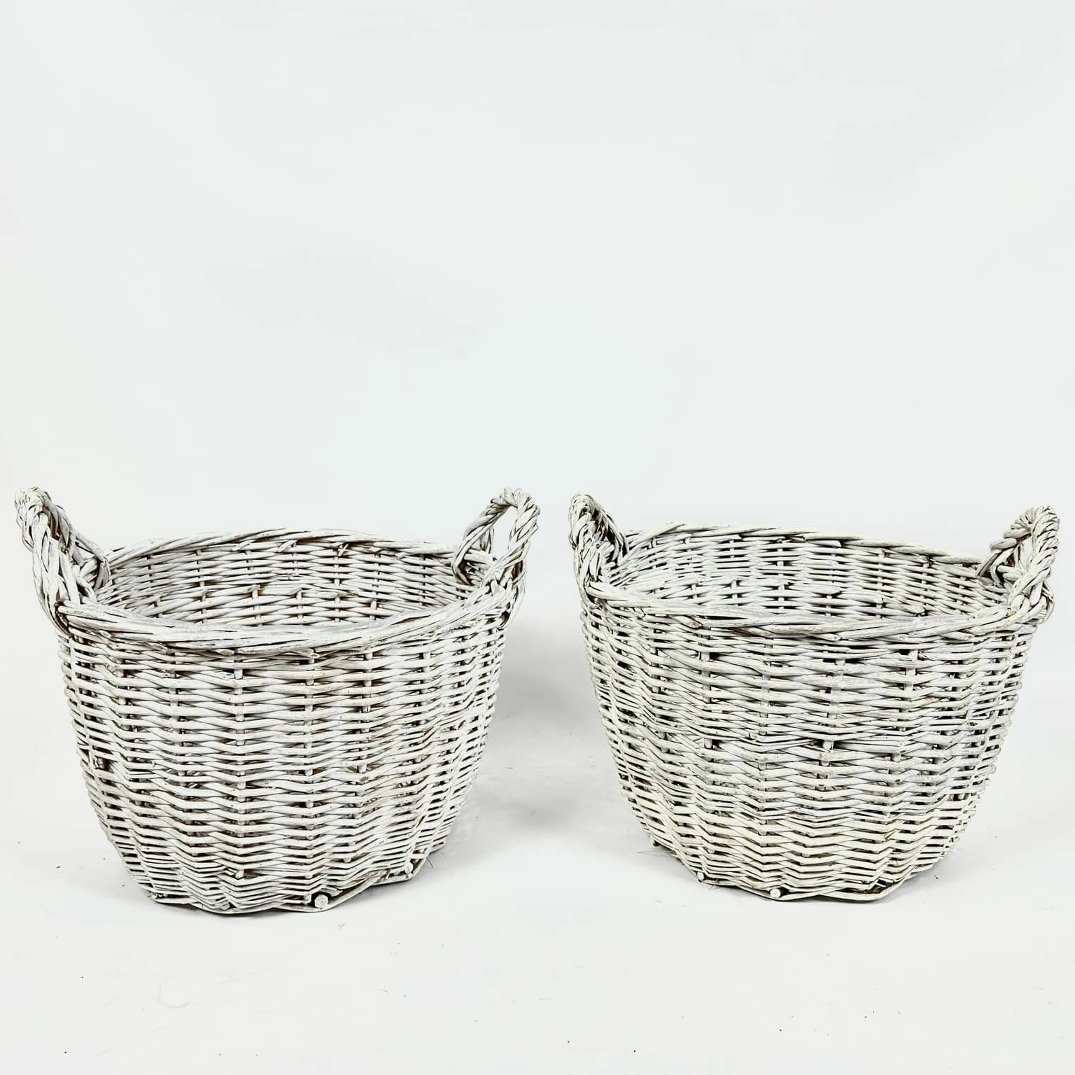 Кошик великий плетений з 2 ручками білий лоза BA-159