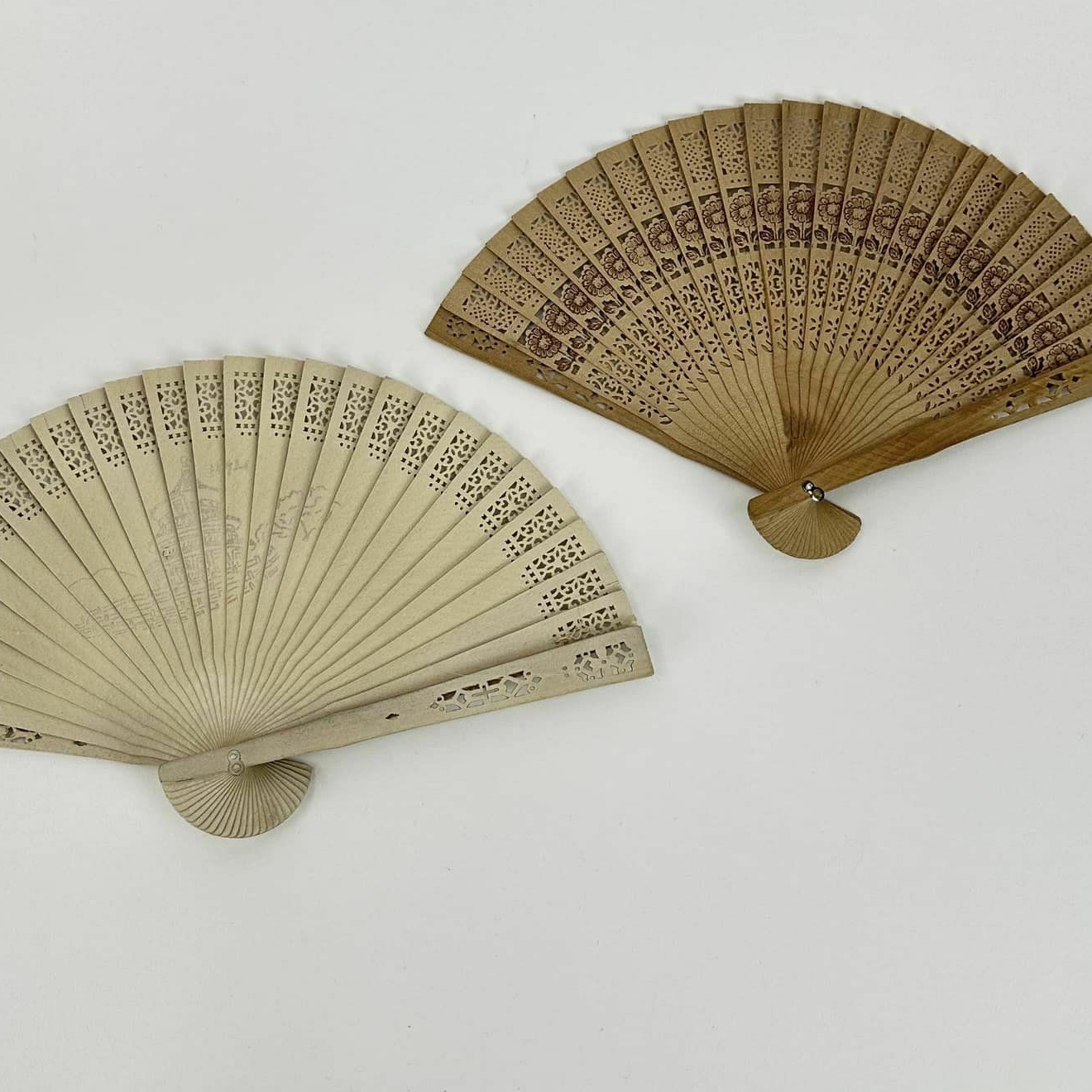 Віяло з різбленням дерево