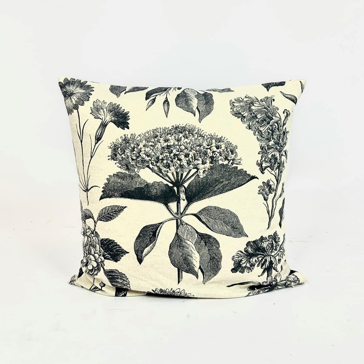 Подушка декоративна Ботаніка беж/чорний бавовна PW-400