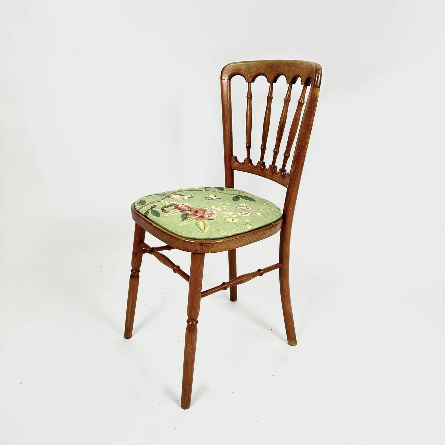 Стілець вінтаж обивка салат з пташками дерево ST-132