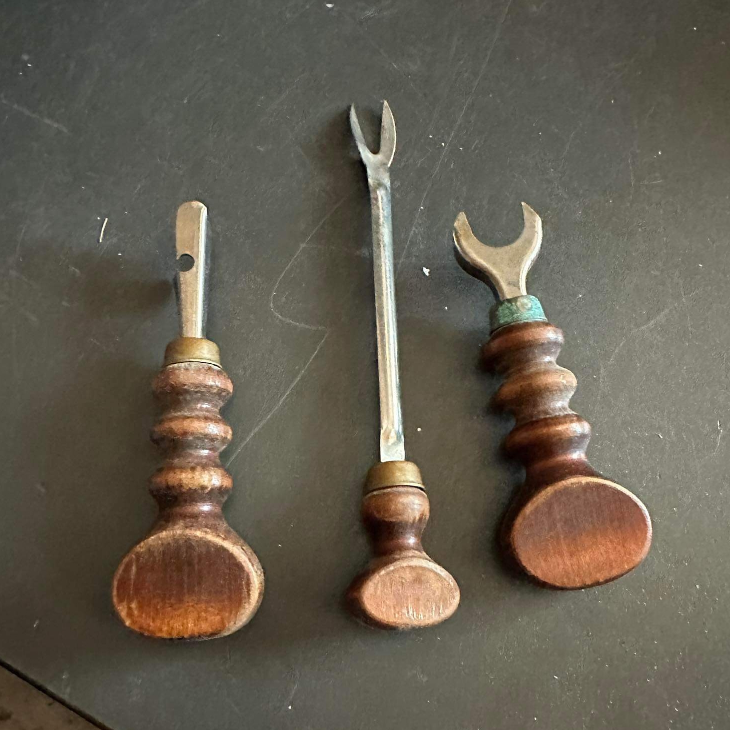 Інструменти з дерев'яними ручками вінтаж