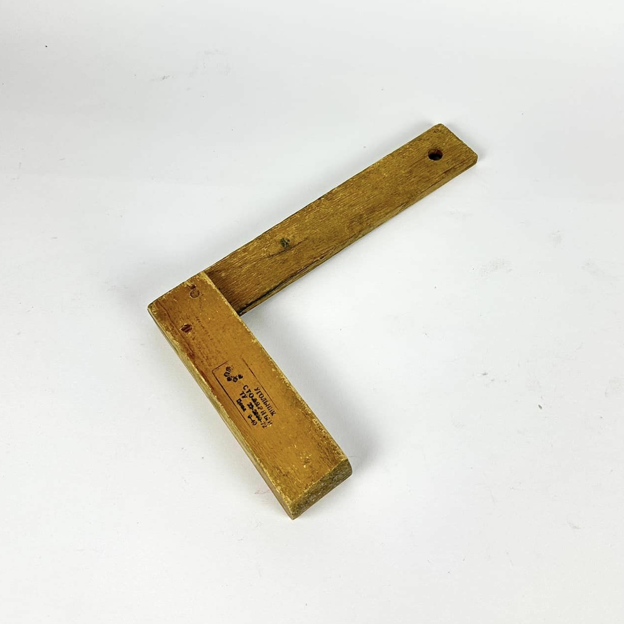 Кутник дерев'яний вінтаж