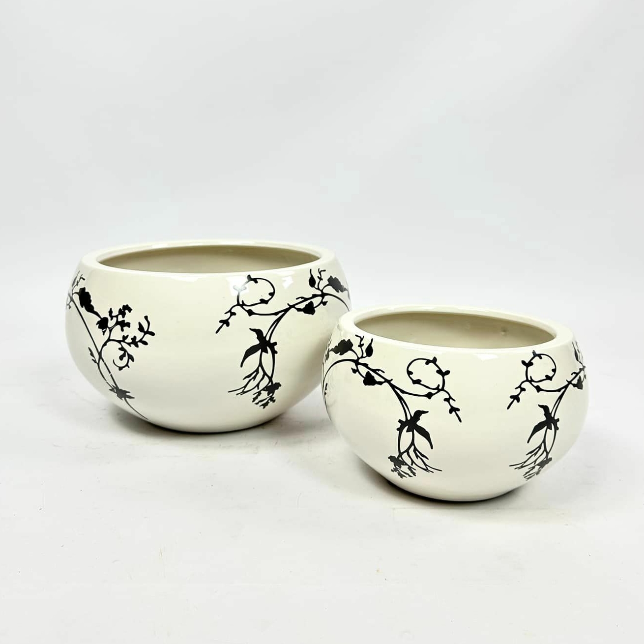 Кашпо біле чорні квіти кераміка