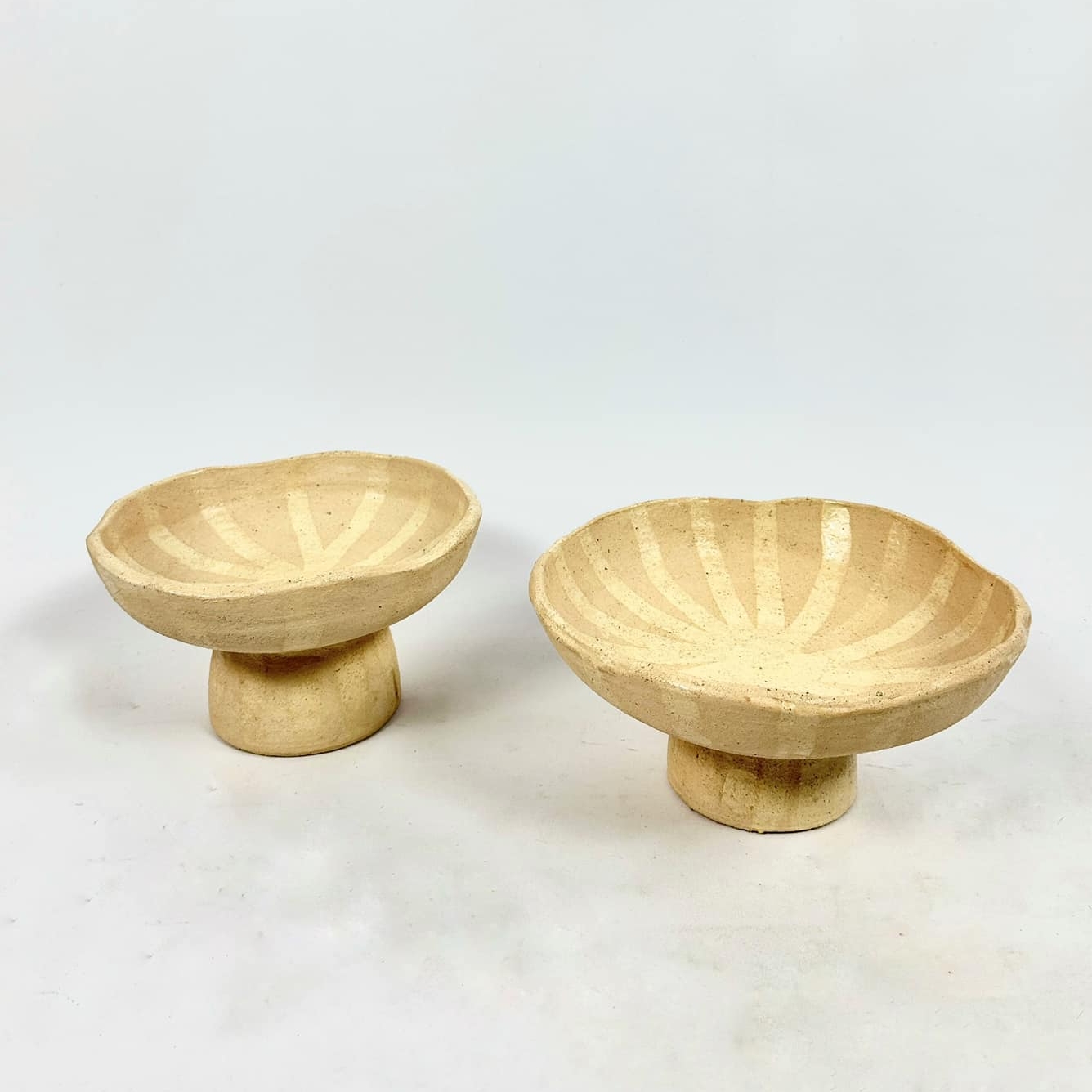 Ваза-чаша висока зі смугами етно авторська кераміка EN-129