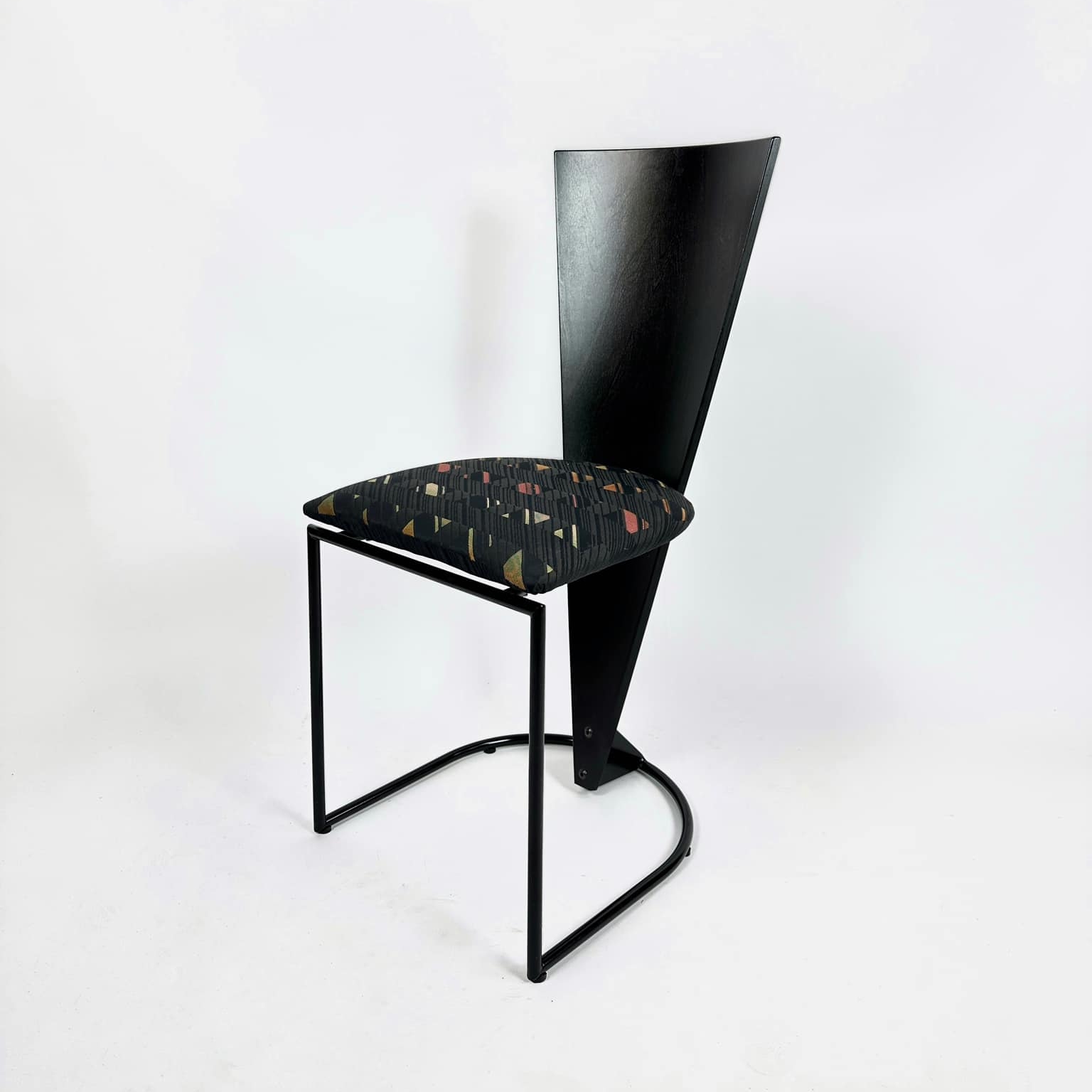 Стілець обідній чорний постмодерн Zino by Harvink, 1980 ST-133