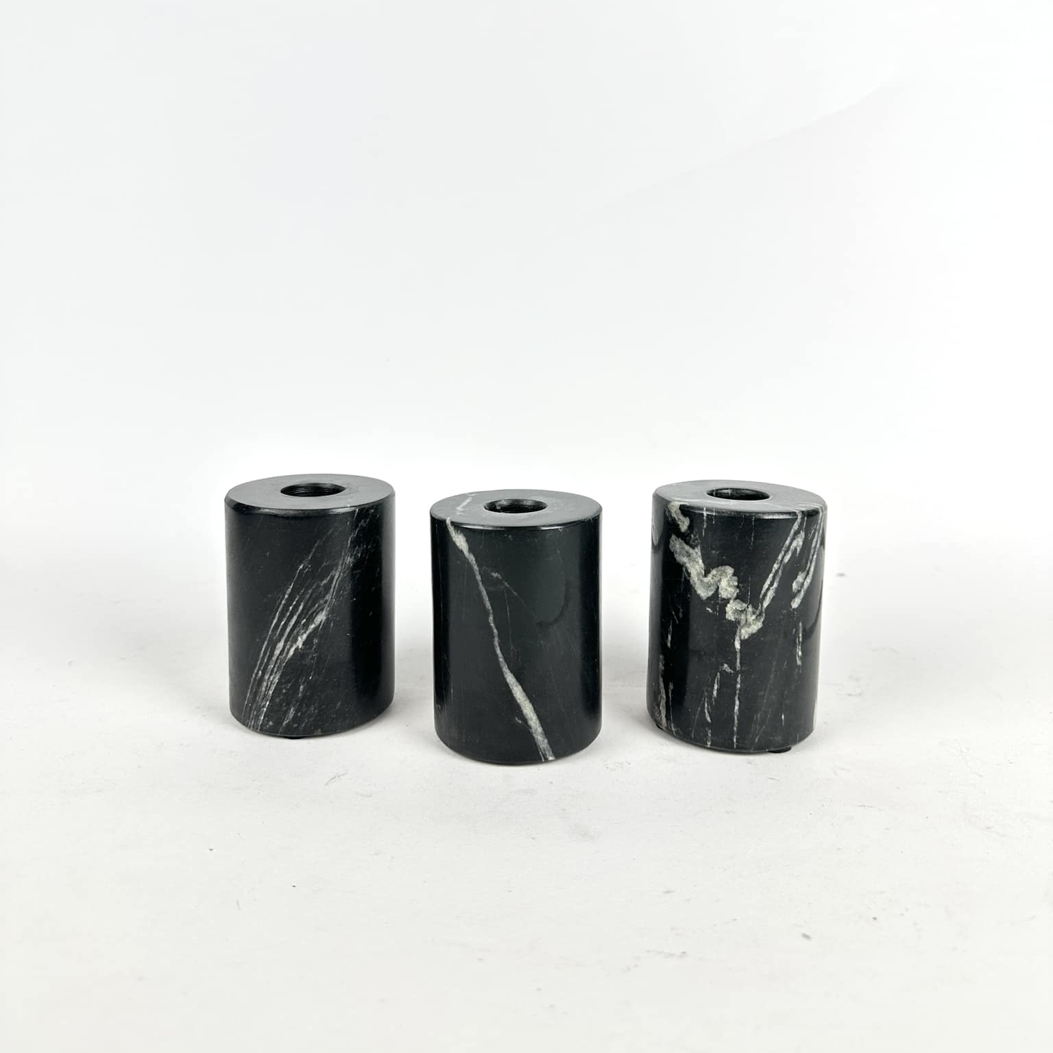 Підсвічник для тонкої свічки чорний мармур CA-165