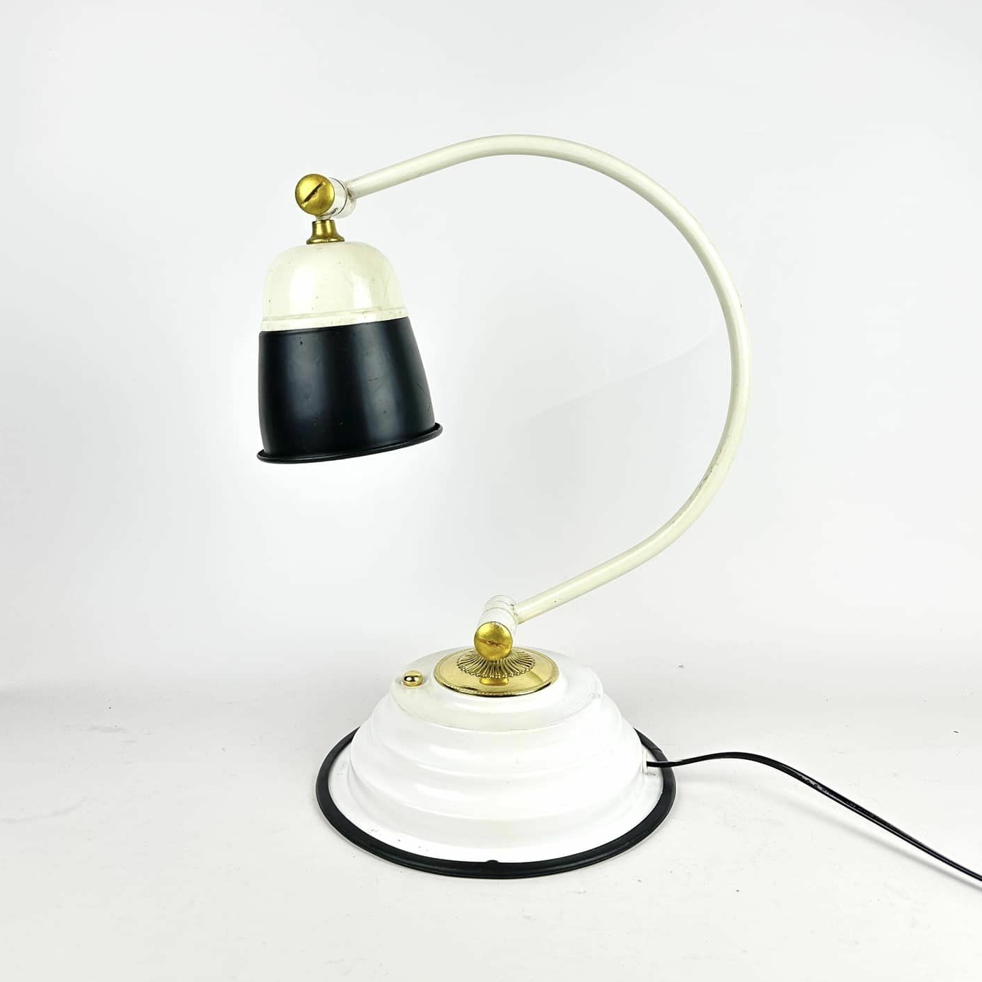 Лампа настільна з плафоном метал/емаль білий/чорний/золото вінтаж LT-283