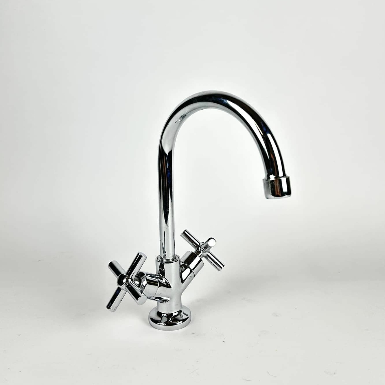 Змішувач кухонний хром 11