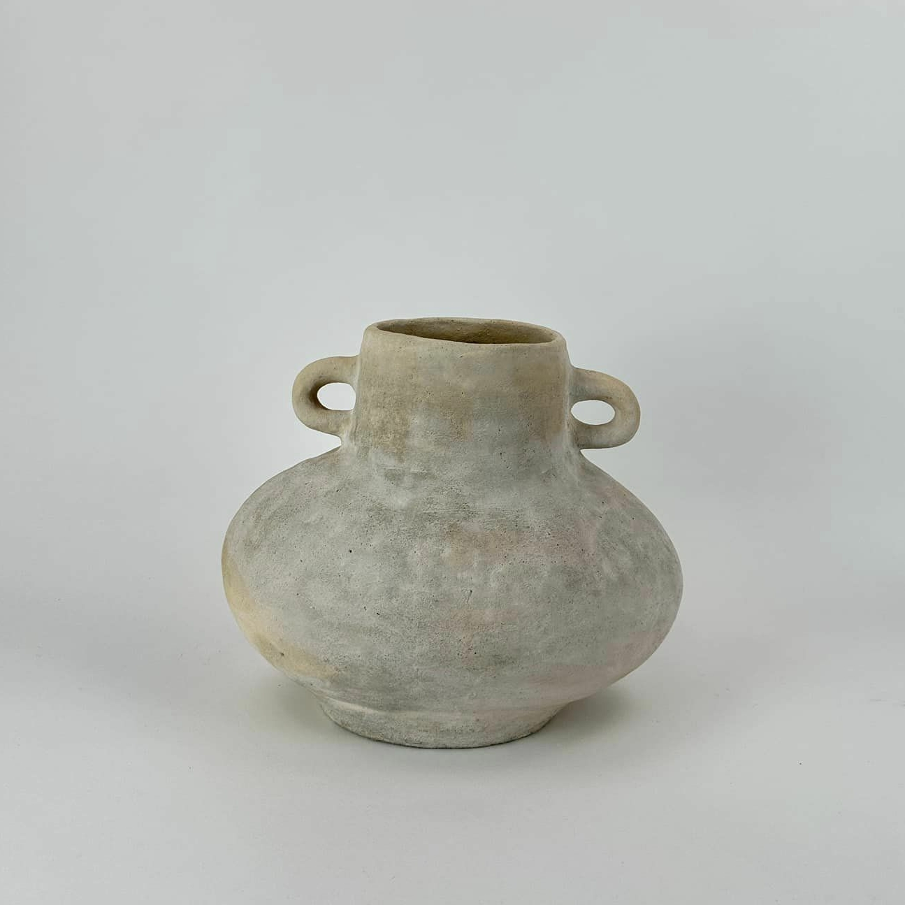 Ваза з 2 вушками велика беж авторська кераміка VA-470