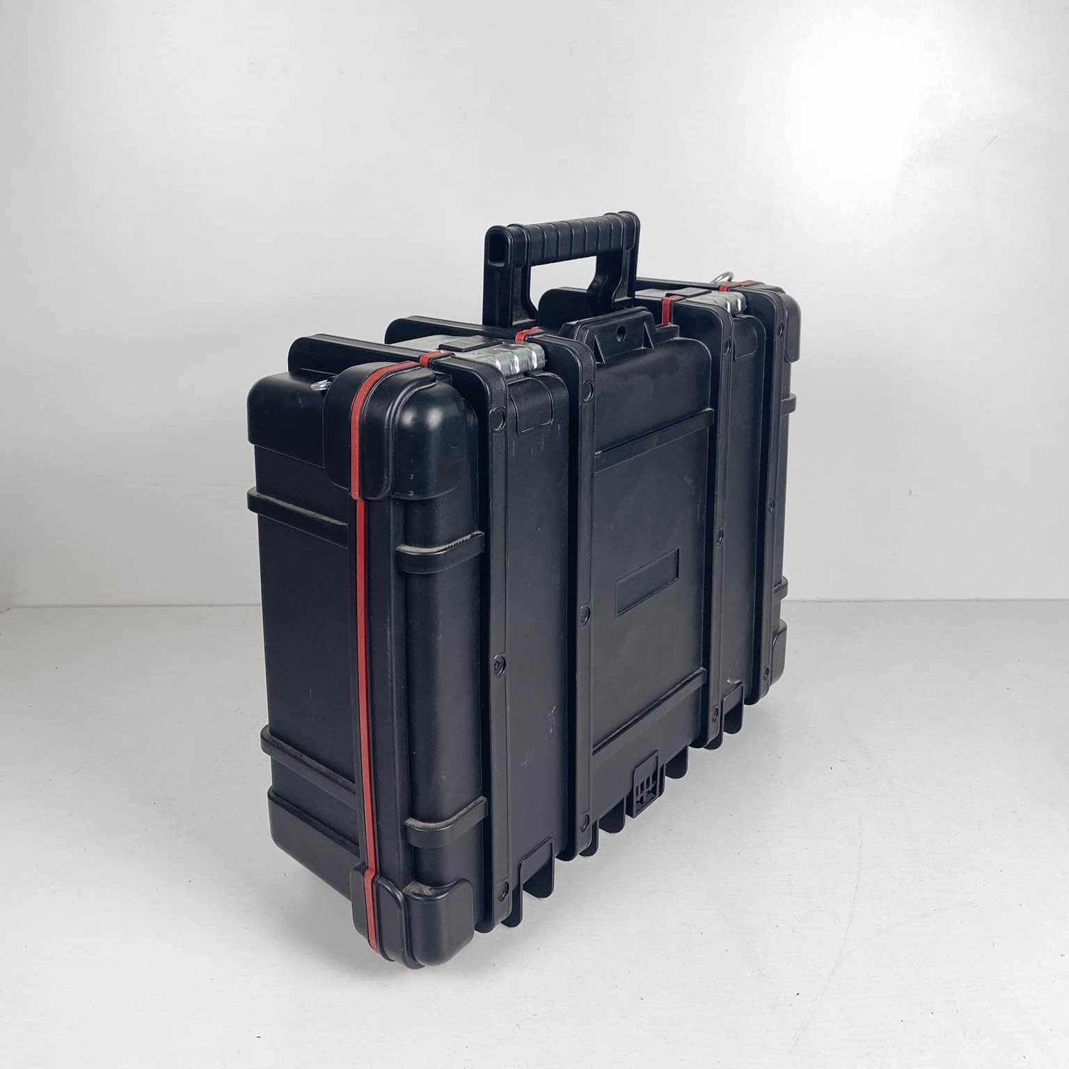 Чемодан для інструментів чорний/червоний пластик 2