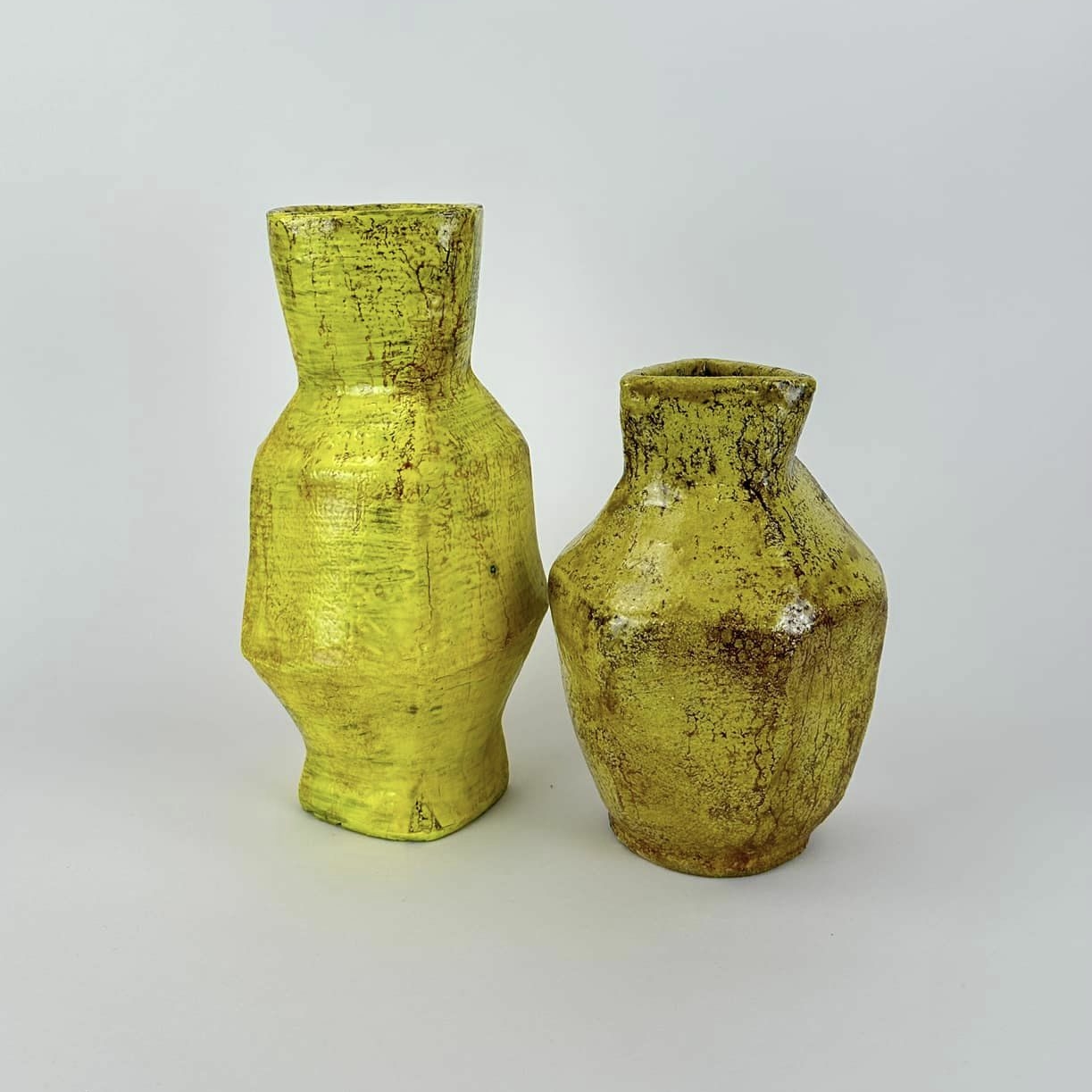 Ваза асиметрична жовто-коричнева фактура авторська кераміка VA-478