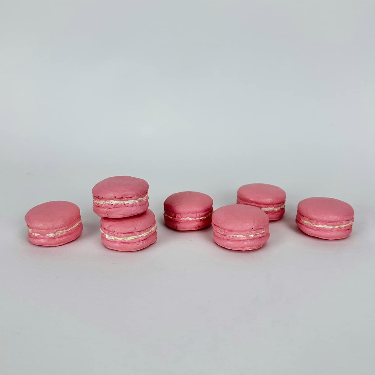 Тістечко макарон рожеве муляж MF-050